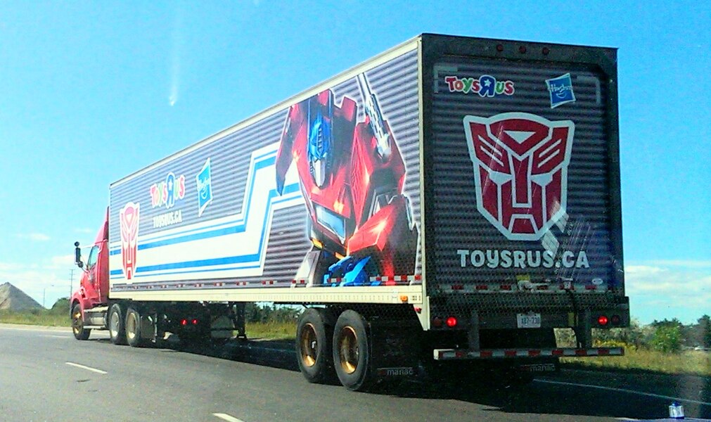 Daily Prime   Toys R Us Optimus Prime Trailer Is Just Prime  (5 of 5)